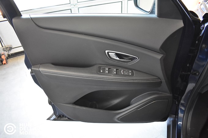 RENAULT Scénic TCe 140 CV EDC FAP Business